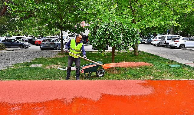 Çocuk parkları ve tartan pistler onarılıyor  İzmir’in parkları yeniden doğuyor