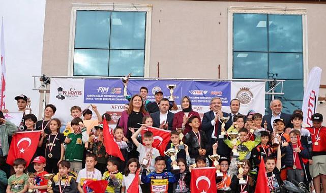 GENÇLİK VE SPOR BAYRAMINA ÖZEL ŞAMPİYONA NEFESLERİ KESTİ