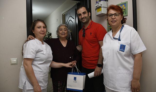 KUŞADASI BELEDİYESİ’NDEN ERKEN ANNELER GÜNÜ SÜRPRİZİ