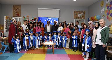 MEZUNİYETLERİNİ VE ANNELER GÜNÜ'NÜ BİR ARADA KUTLADILAR