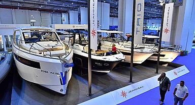 Milyonluk tekneler İzmir’de vitrine çıktı