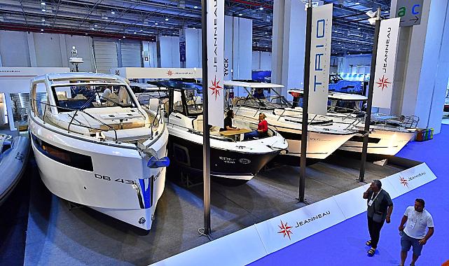 Milyonluk tekneler İzmir’de vitrine çıktı