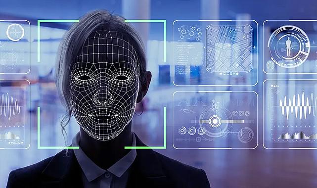 Sapıkların rüyası deniliyor: Bu site internette var olan her fotoğrafınızı buluyor