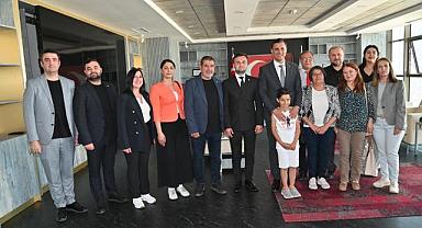Yunusemre ilçe örgütünden Başkan Zeyrek’e hayırlı olsun ziyareti