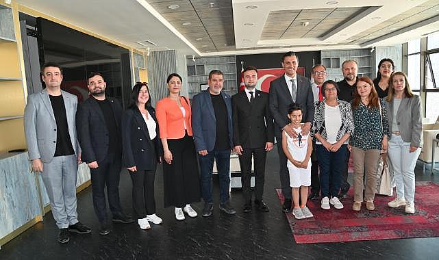 Yunusemre ilçe örgütünden Başkan Zeyrek’e hayırlı olsun ziyareti