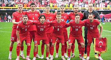 DENİZLİ'DE MİLLİ MAÇ HEYECANI