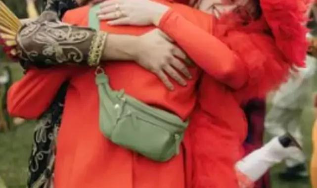 "Evlilik bana hiç cazip gelmedi" dedi! 60 kişiyle aynı anda evlendiği bir düğün organize etti... "Hayatımın en büyük aşkları"