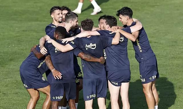 Fenerbahçe antrenmanında ilginç diyalog! &#039;&#039;Sen Türk hakemi misin?&#039;&#039;