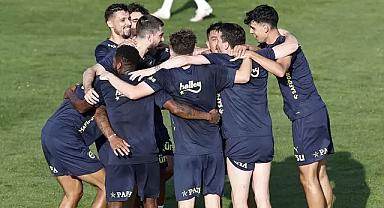 Fenerbahçe antrenmanında ilginç diyalog! ''Sen Türk hakemi misin?''