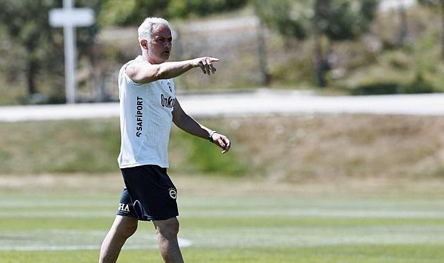 Mourinho’nun Dövmeli Kol Şovu Taraftarları Coşturdu!