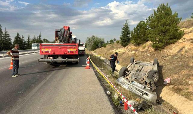 Afyonkarahisar’da feci kaza: Otomobil hurdaya döndü! Yaralılar var