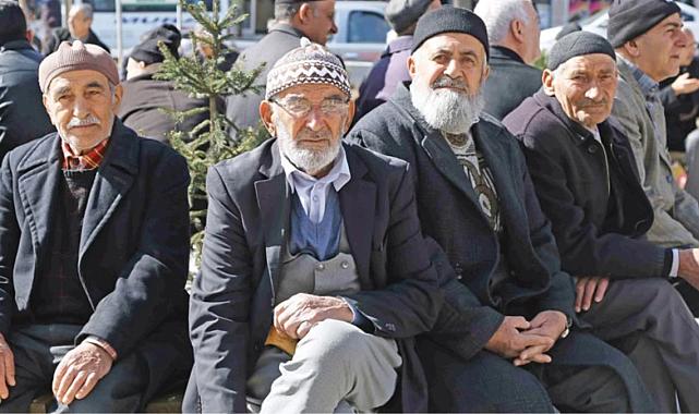 AK Parti, en düşük emekli maaşına yapılacak zamla ilgili tarih verdi