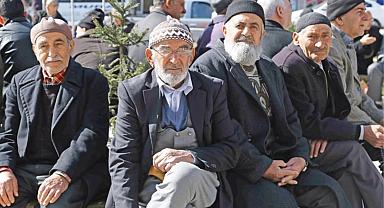 AK Parti, en düşük emekli maaşına yapılacak zamla ilgili tarih verdi