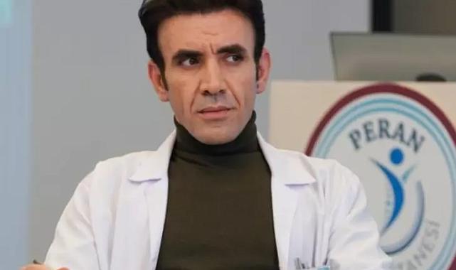 Bahar'ın Timur'u Mehmet Yılmaz Ak soluğu tatilde aldı! Sevgilisiyle denizde aşka geldi