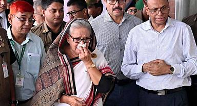 Bangladeş Başbakanı'nın tren istasyonundaki hasar nedeniyle ağlaması alay konusu oldu