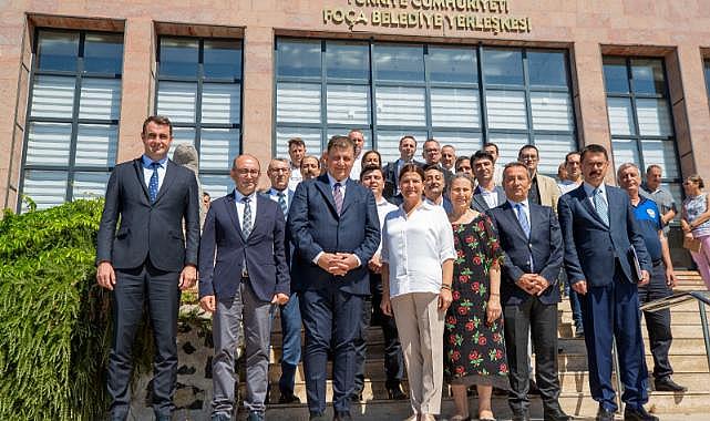 Başkan Tugay ilçe belediyelerine destek sözü verdi