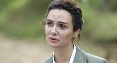 Birce Akalay sette kaza geçirip apar topar hastaneye gitti! Hakan Kurtaş yalnız bırakmadı
