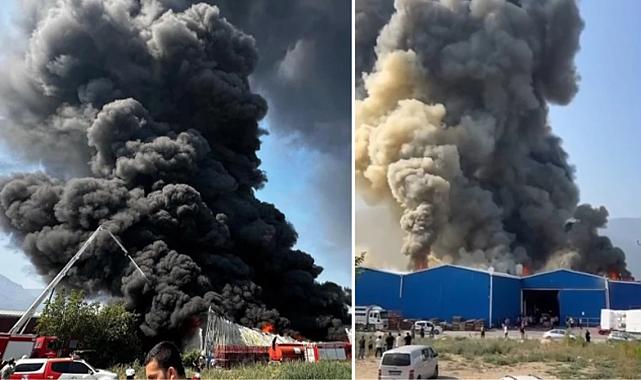 Bursa'da geri dönüşüm fabrikasında yangın! Alevler 4 fabrikaya sıçradı, evler tedbir amacıyla boşaltıldı