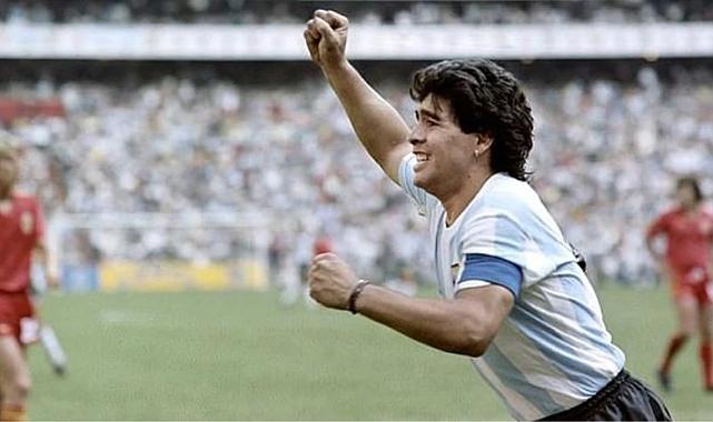 Diego Maradona'nın 1986 Dünya Kupası yarı finalinde giydiği forma 900 bin sterline satışa çıkıyor