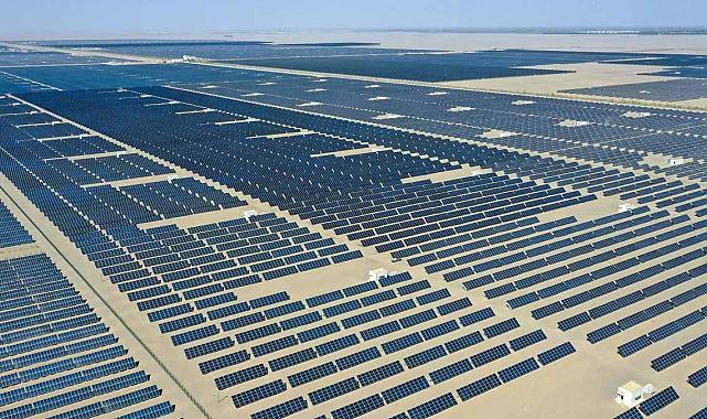 Dünyanın En Büyük Güneş Enerjisi Santrali Çin’in Sincan Bölgesinde Faaliyete Başladı: Tam 5.26 Milyon Güneş Paneli