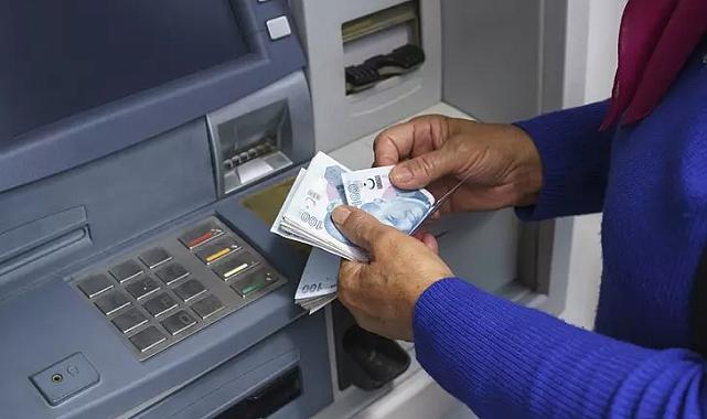 Emekliye zamlı maaş ödemesi! Yüzde 24,73'lük zam hesaplara geçiyor! Emekli ek ödeme tarihi için gözler SGK'da (4A, 4B, 4C Temmuz 2024 maaş takvimi)