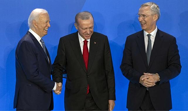 Erdoğan ve Biden'dan ayaküstü sohbet! NATO zirvesinde aile fotoğrafı