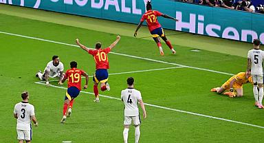 EURO 2024 şampiyonluğu işte böyle geldi! Maçın 90. dakikasında inanılması güç pozisyon
