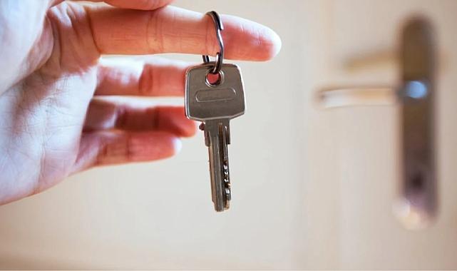 Ev sahibi dairesi için öğrencilerden özel bir talepte bulundu! İlanda çarpıcı Atatürk detayı