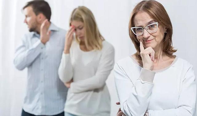 Evlenme aşamasındaki bir kadın kaynanasının şok edici hareketlerini paylaştı! 'Düğün gecesi için yanımızdaki odayı ayırmış'