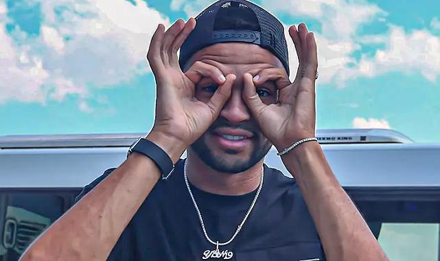 Fenerbahçe&#039;nin yeni transferi En-Nesyri imzayı attı, Icardi ve Immobile&#039;ye göndermelerde bulundu...