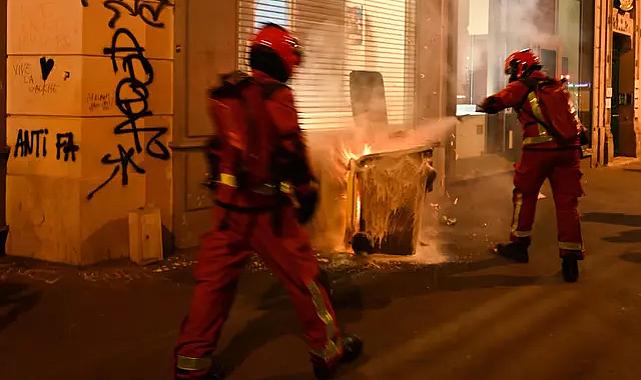 Fransa'da ortalık karıştı: Erken seçim sonrası Paris sokaklarında kaos