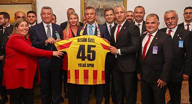 Günay Başkandan ‘Özel’ Davet