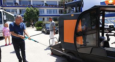 Hedefte Güzelbahçe'yi İzmir'in parlayan yıldızı yapmak var: Her mahalleye bir temizlik aracı