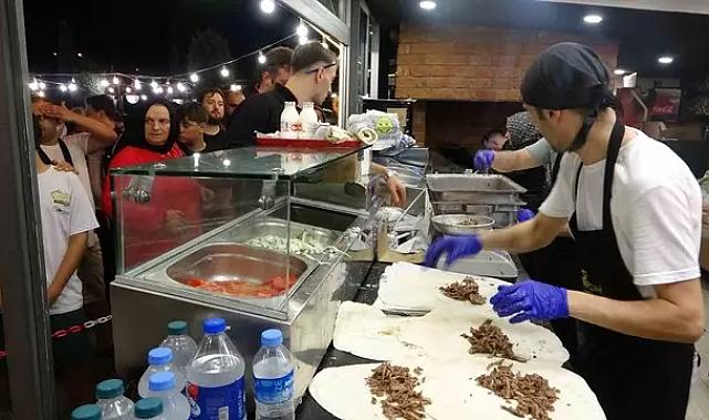 İlgiyle karşılandı! 100 TL&#039;ye satılacağı duyulunca, insanlar hemen koşuştular... Metrelerce kuyruk oluştu.