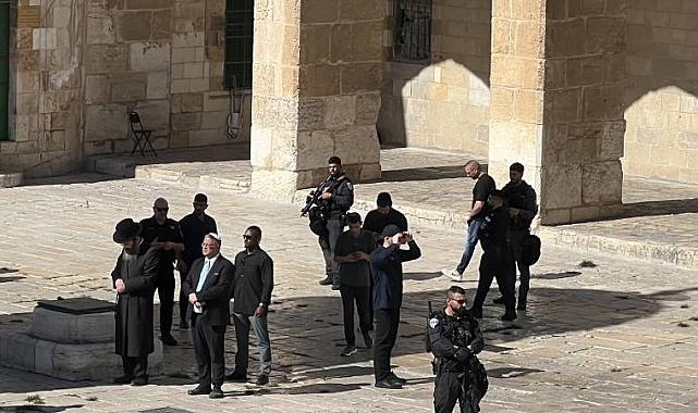 İsrail&#039;in aşırı sağcı Ulusal Güvenlik Bakanı Ben-Gvir, Mescid-i Aksa&#039;ya polis eşliğinde girip dua etti
