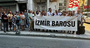 İZMİR BAROSU, ÖZGE CEREN DENİZ VE İNANÇ ÖKTEMAY İÇİN SES YÜKSELTME EYLEMİ GERÇEKLEŞTİRDİ.