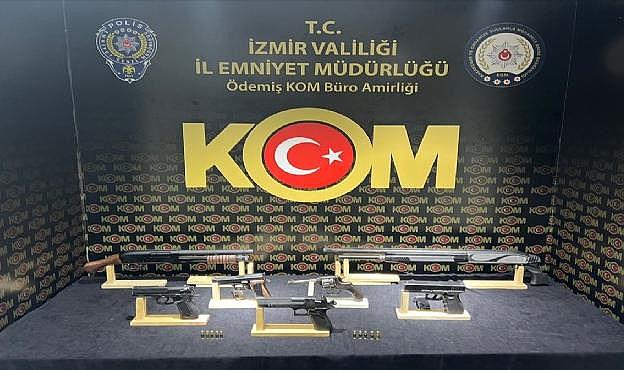 İzmir Ödemiş&#039;te Yasa Dışı Silah Ticareti Operasyonu: 2 Şüpheli Gözaltında