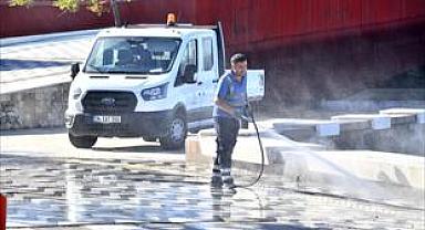 İzmir sokaklarında temizlik seferberliği
