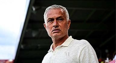 Jose Mourinho'dan zemin eleştirisi: Şampiyonlar Ligi seviyesinde kabul edilemez