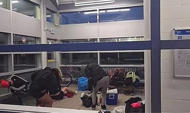 Kanada&#039;da uyuşturucu bağımlılarının zombi görüntüleri dehşete düşürdü