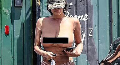 Kanye West'in eşi Bianca Censori üstsüz dolaştı
