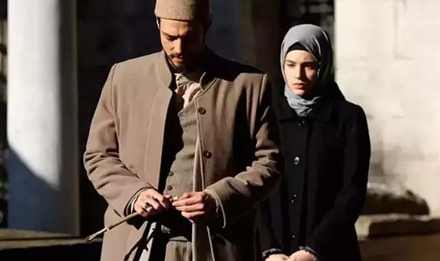 Kızıl Goncalar'ın Cüneyd Efendi'si Mert Yazıcıoğlu denizden çıkarken görüntülendi! O hallerine yorum yağdı