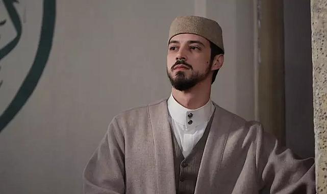 Kızıl Goncalar'ın Cüneyd Efendi'si Mert Yazıcıoğlu tatil pozlarını paylaştı! Sosyal medya yıkıldı: Rızık zamanı...