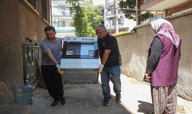 Konak’ta evden eve dayanışma: İkinci El Eşya Hattı