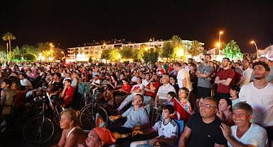 Marmaris’te Milli Maç Heyecanı