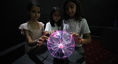 Minik kaşifler Konak’ta bilim dolu bir yaz geçirecek