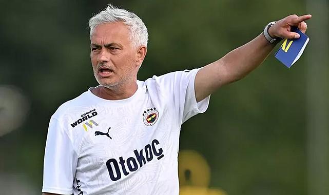 Mourinho ısrarla o ismi istiyor! Yönetim harekete geçti bile: Fenerbahçe'ye 2.01'lik dev golcü