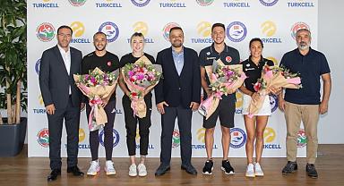 Olimpiyatlarda yarışacak sporcular moral depoladı