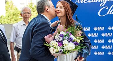 Özgür Özel’in duygusal anları! Kızı İpek Özel mezun oldu