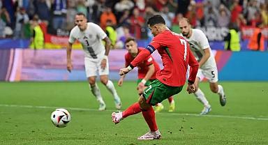 Penaltı kaçıran Ronaldo, hüngür hüngür ağladı! Takım arkadaşları bile sakinleştiremedi...